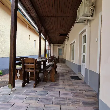 Ovarosi Kohaz Lejlighedshotel